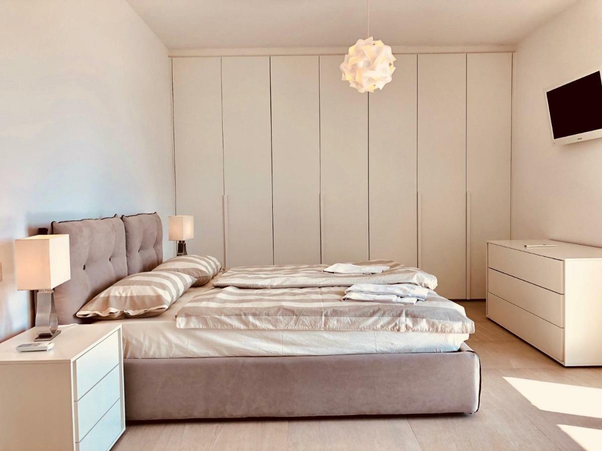 Attico Palazzo Di Vetro Apartamento Luino