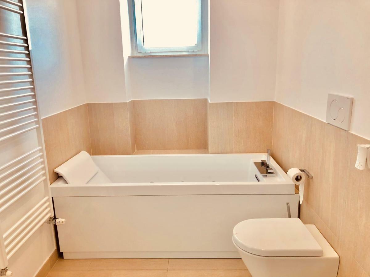 Apartamento Attico Palazzo Di Vetro